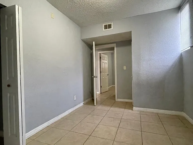 1332 W 21st St #3 — Photo 10