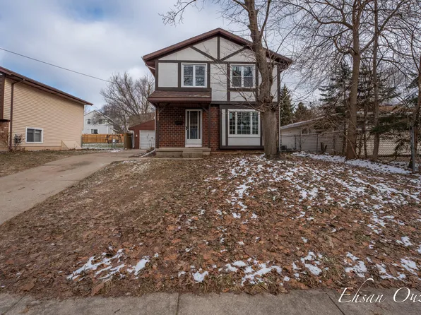 1073 Sweet St NE, Grand Rapids, MI 49505