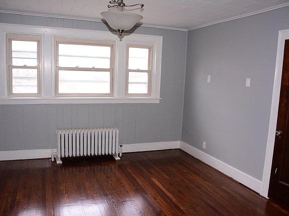 3rd image of 15 Fairlawn Ave