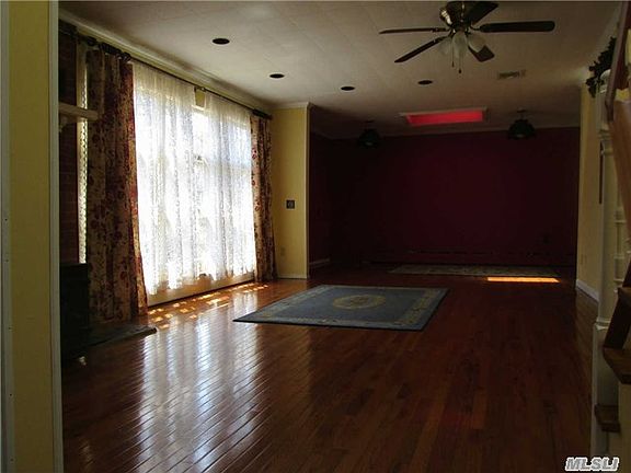 3rd image of 2655 Westview Dr