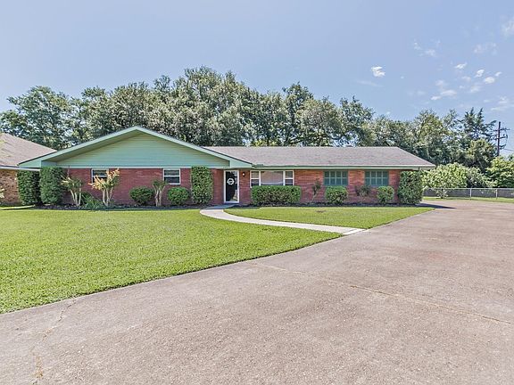 2nd image of 225 Levy Dr