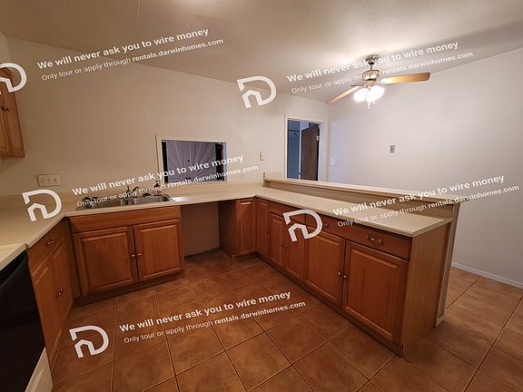 5th image of 1009 Boling Brook St