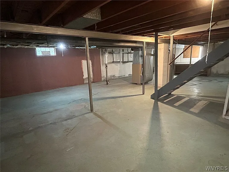 1835 Military Rd — Photo 25