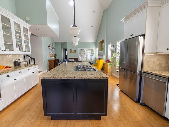 3rd image of 5862 S Royalton Dr