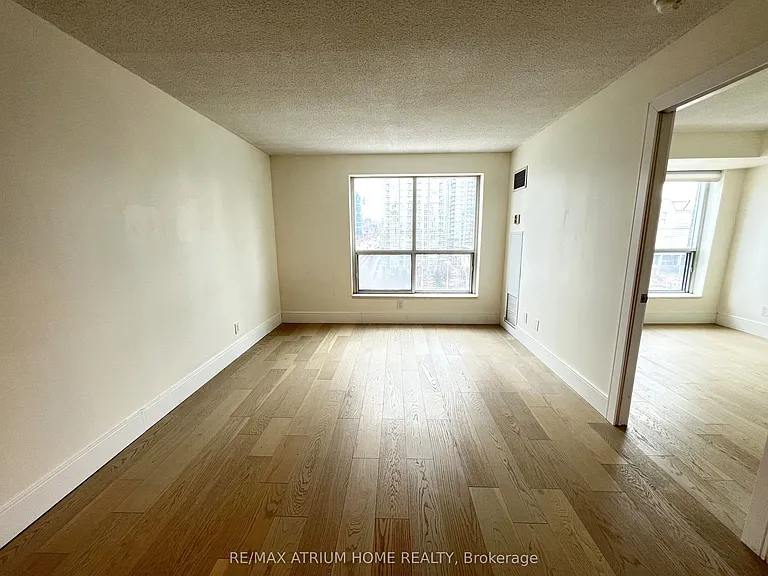 410 Queens Quay W #905 — Photo 16