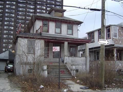 2nd image of 341 Beach 30th St