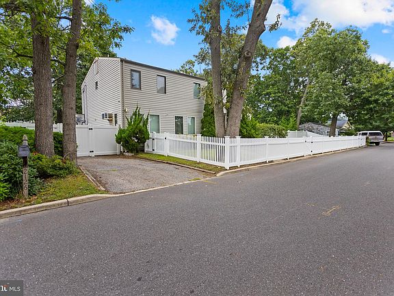 2nd image of 2126 Dorothy Rd