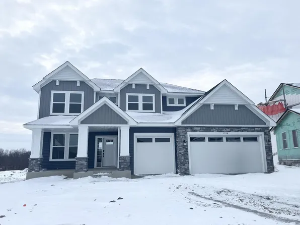 1934 Tamarack Rd, Carver, MN 55315