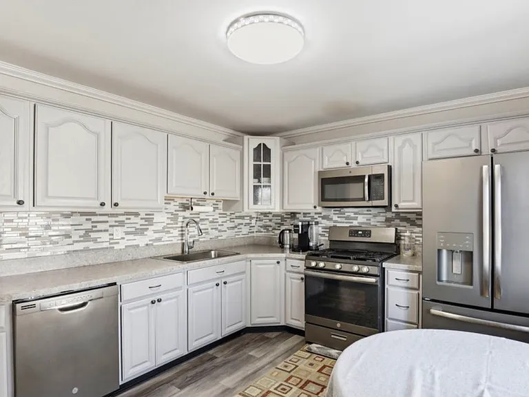 28 Bucknell Dr — Photo 4