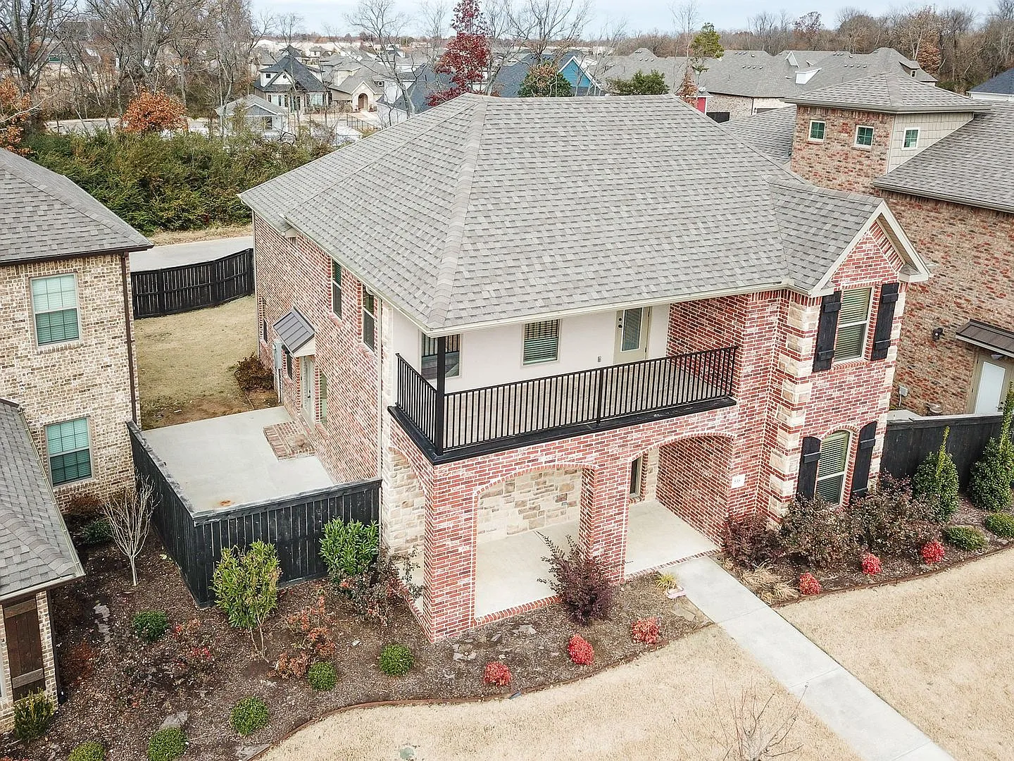 Now Pre-Leasing Stunning 3 Bedroom, 2.5 Bathroom Home In Fayetteville, A — Photo 2