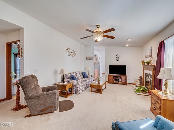 3rd image of 234 Meadowlark Ln