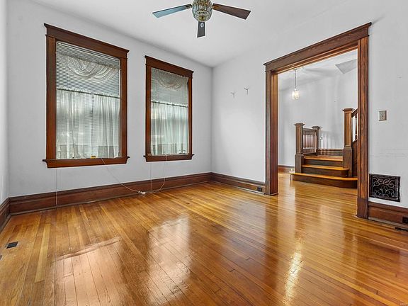 5th image of 4029 Hartford St