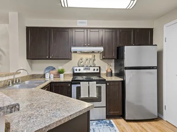 Bay Court at Harbour Pointe