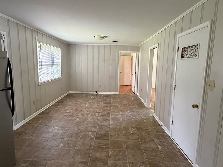 104 Highland Dr — Photo 3