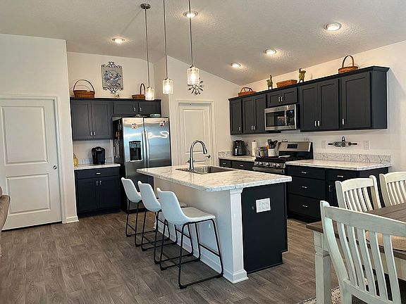 2nd image of 4725 Malone Cir