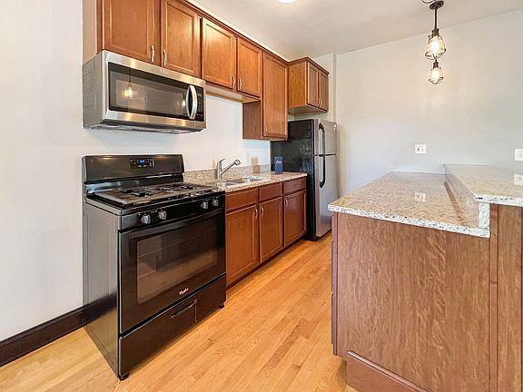 5th image of 682 Grand Ave APT 31