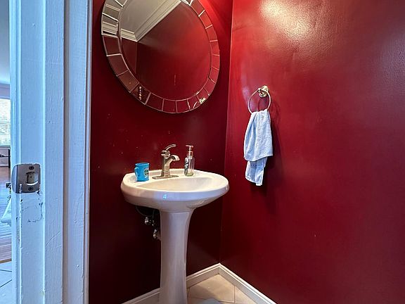 4th image of 14141 Autumn Cir