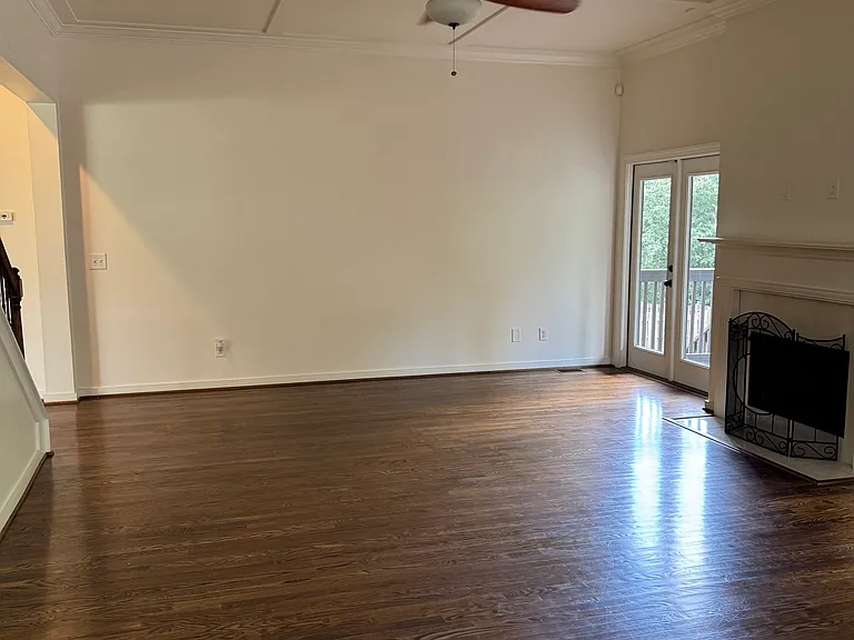6121 Clubhouse Dr — Photo 33