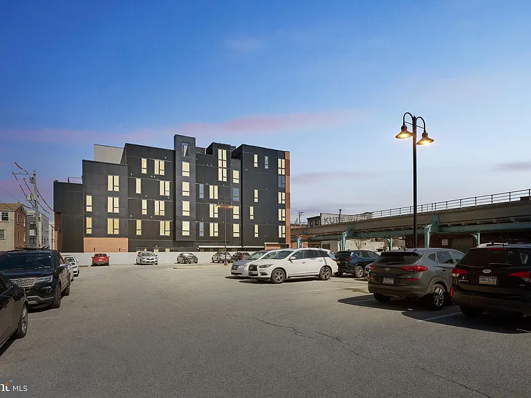 1350 N Front St #203 — Photo 12