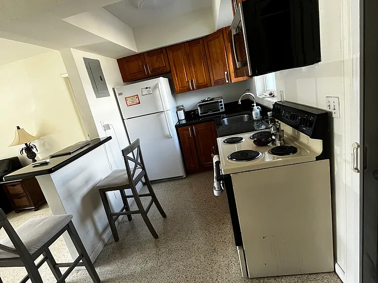 1443 SE 10th Ave #1443 — Photo 5