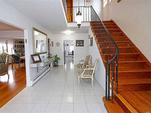 2nd image of 672 S Long Beach Ave #672