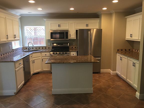 4th image of 42 Black Walnut Ln