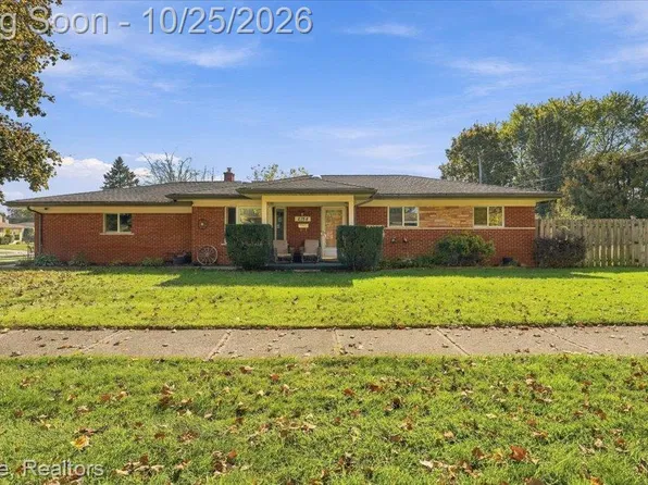 6754 Olen St, Shelby Township, MI 48317