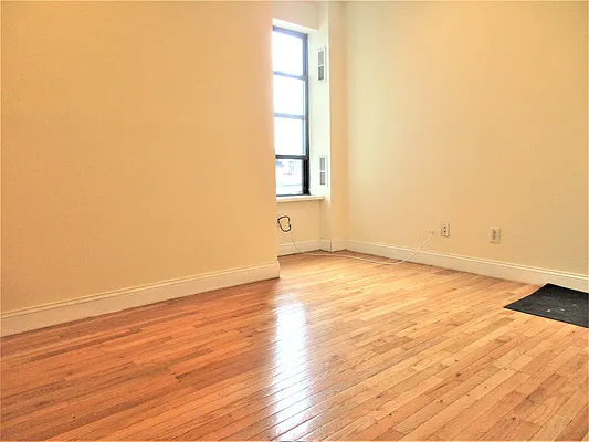 Rented by City Connections Realty | media 14