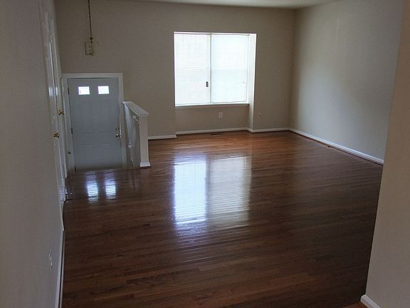 3rd image of 3128 Antrim Cir