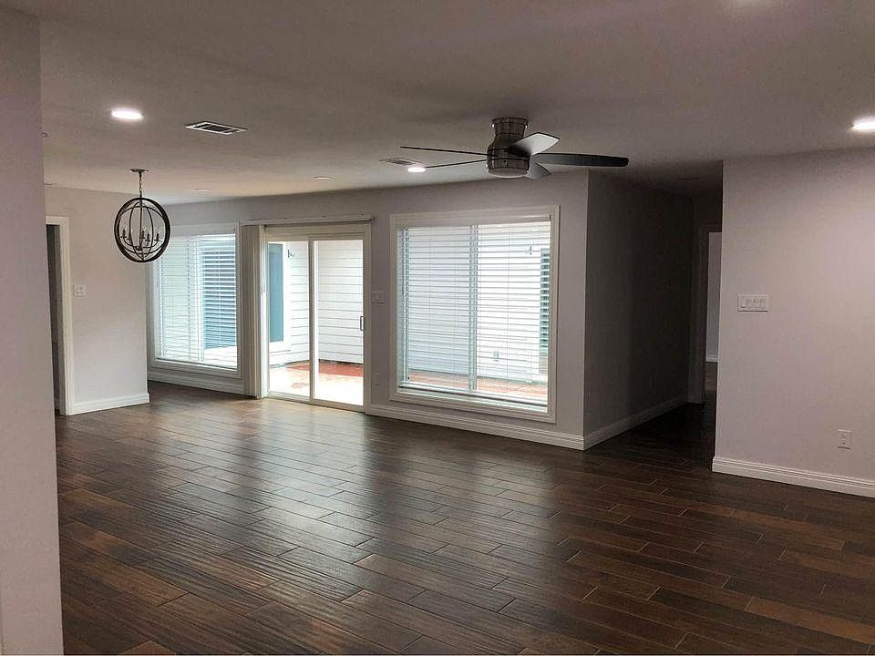 1st image of 709 Kerria Ave