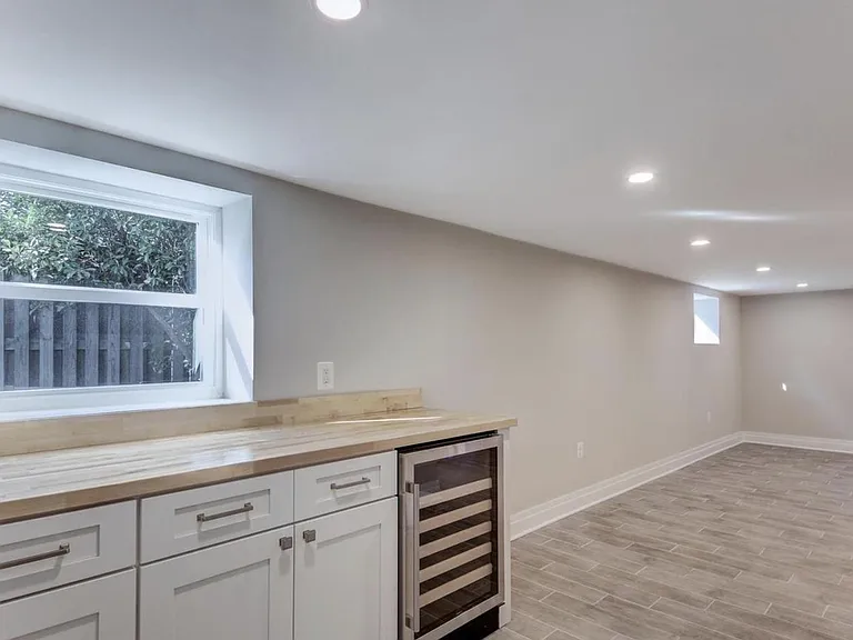 1435 Jackson St NE — Photo 16