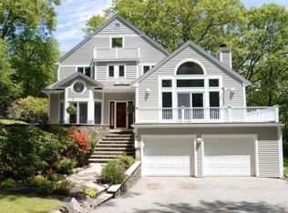 15 Arthur Ave, Marblehead, MA 01945