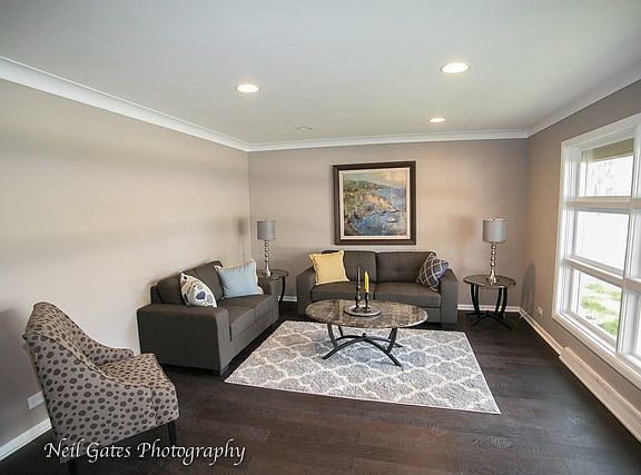 3rd image of 716 E 163rd Pl