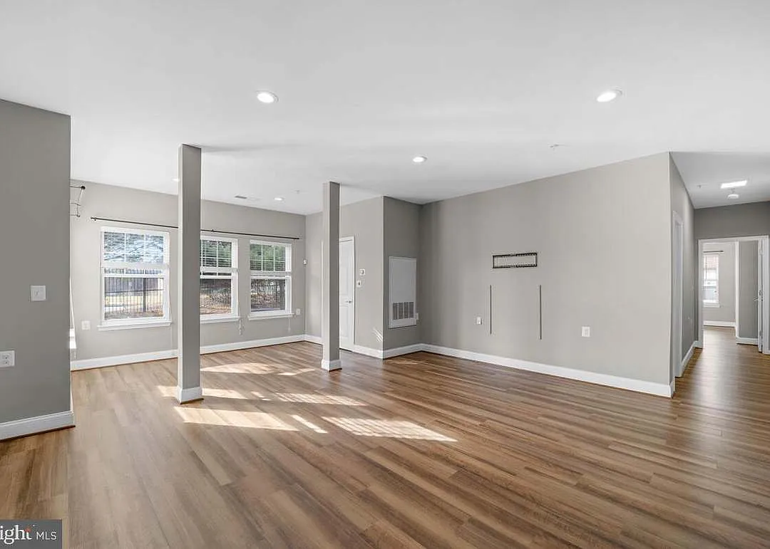 3 bed, 1571 sqft, $2,700 — Photo 1