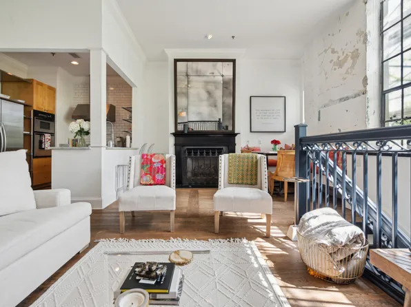 3 Chisolm St Unit 205, Charleston, SC 29401