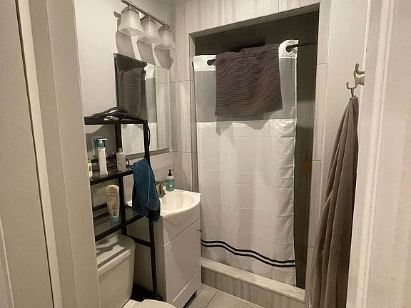 5th image of 3415 37th Ave #12