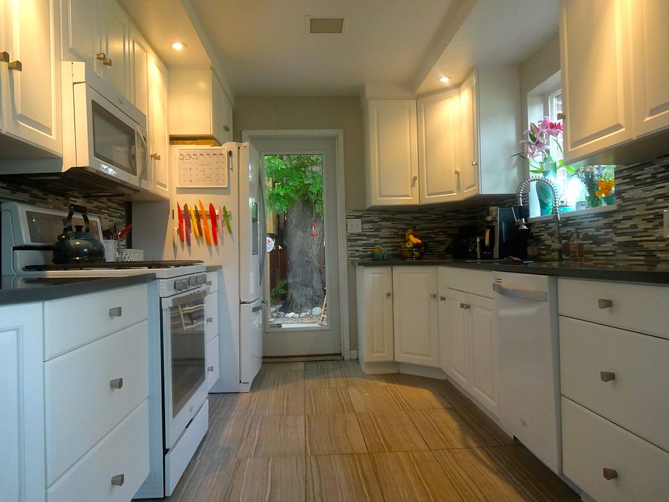 2nd image of 13000 Willow Ln
