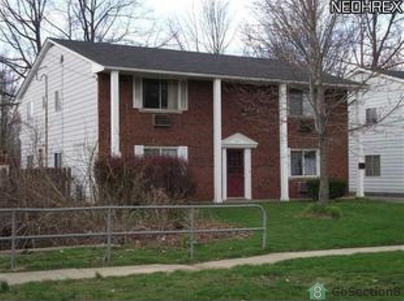 1st image of 1209 W 44th St APT 103