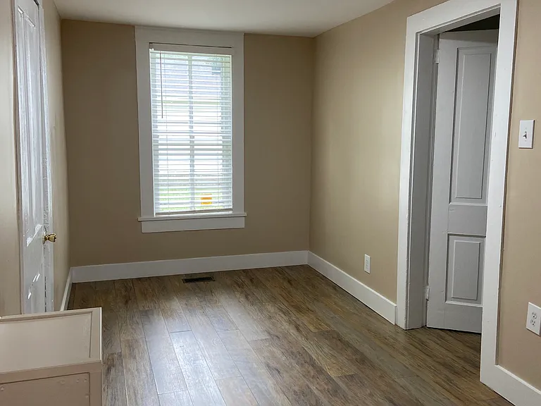 614 Moyers Ave — Photo 7