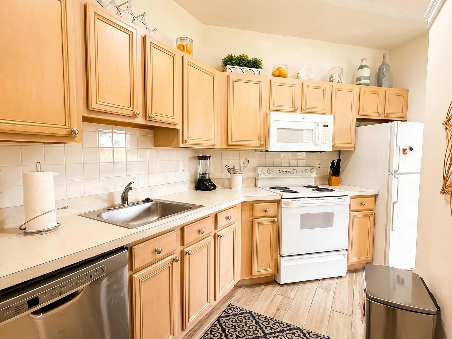 1 bed, 1.0 bath, 900 sqft, $1,950 — Photo 4