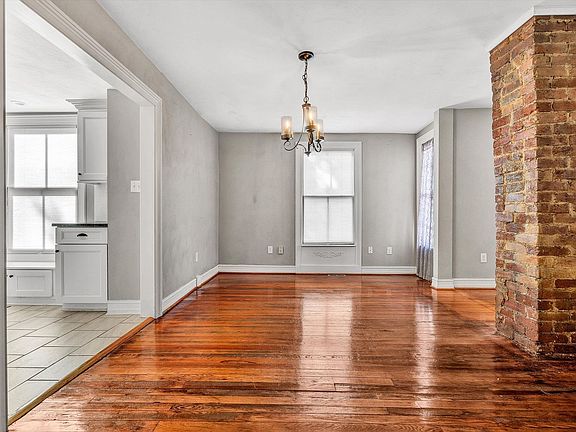 3rd image of 538 Marshall Ave SW