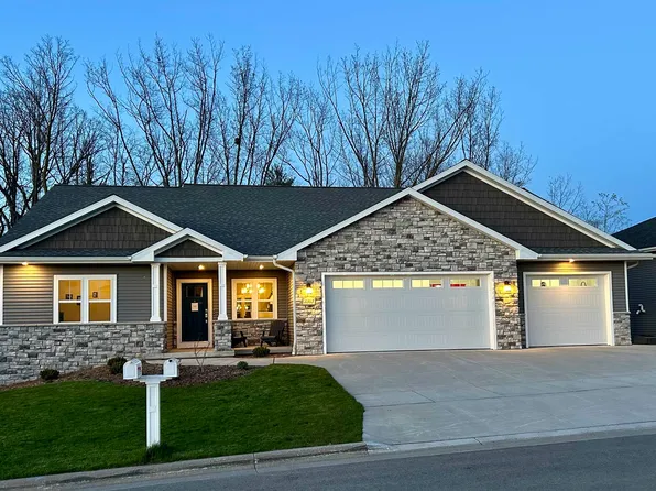 3363 Largo Ridge Ct, Green Bay, WI 54311