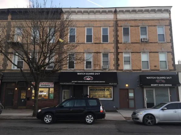 7116 Myrtle Ave, Ridgewood, NY 11385