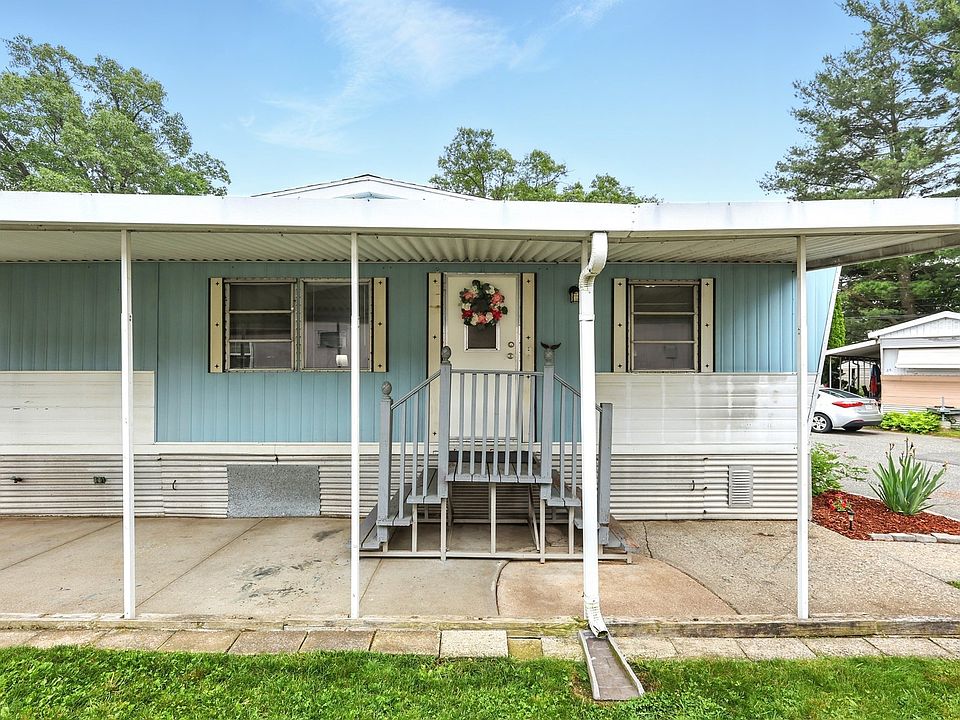 1st image of 404 Southwick Rd #32