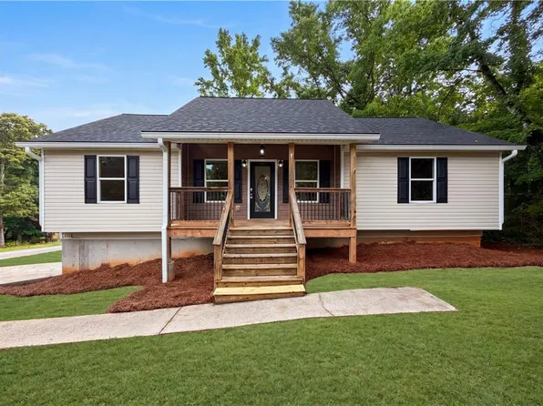 57 Landing Dr, Powder Springs, GA 30127