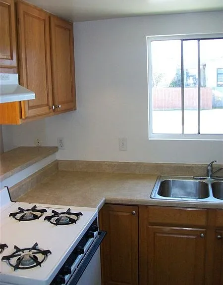 95 S Ann Street Unit 20 Kitchen 1_09042013