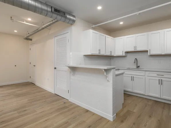 584 Main St #D, Middletown, CT 06457