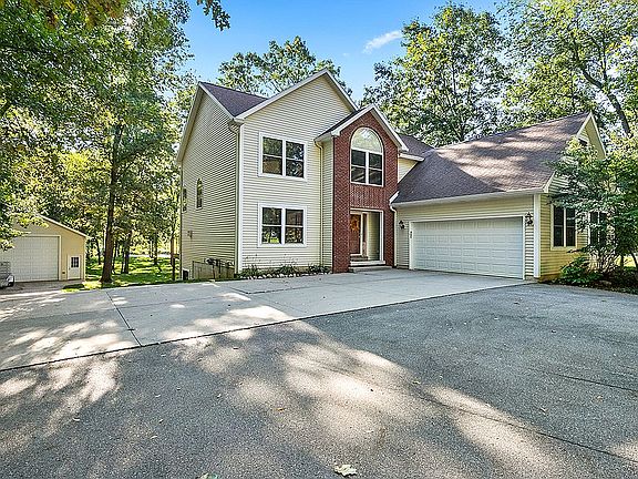 2nd image of 8724 River Bend Dr