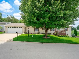 5737 Butternut Dr, Machesney Park, IL 61115