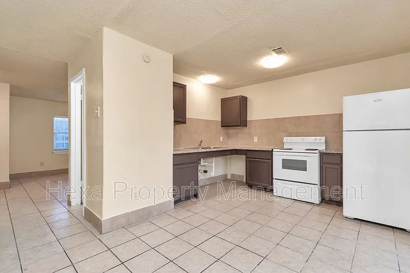 Brittmoore Townhouses — Photo 4